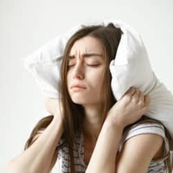 10 Ursachen, warum du trotz 8 Stunden Schlaf ständig müde bist